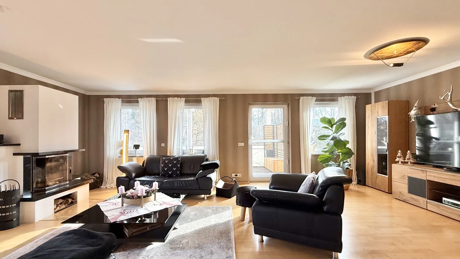 Wohnzimmer (EG)