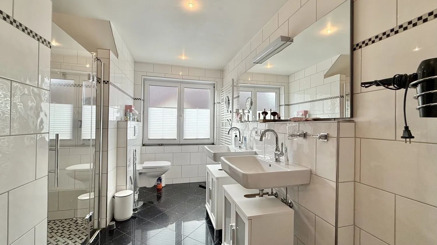 Badezimmer (OG)