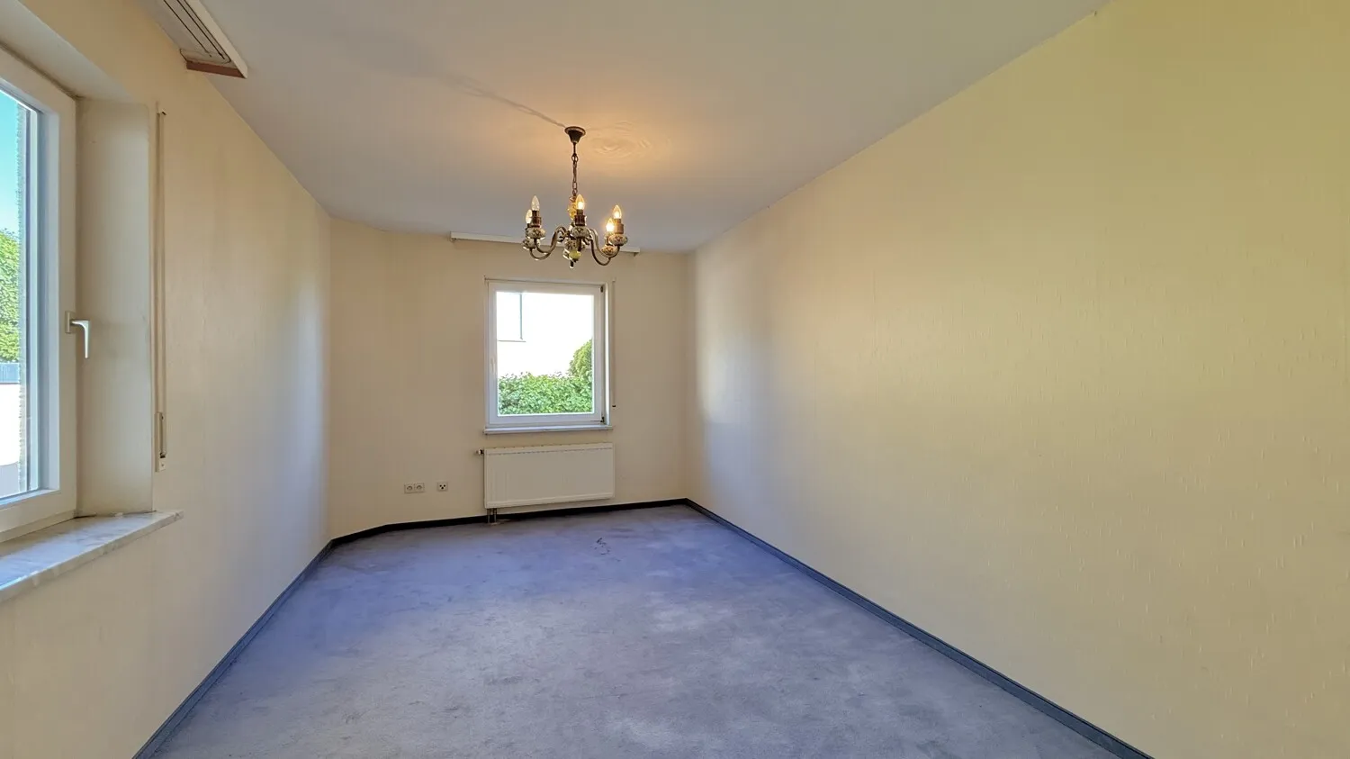 Büro EG