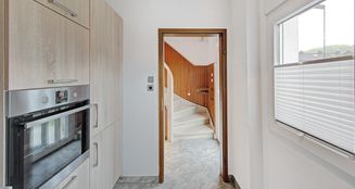 von_poll_real_estate_property_25212006_image_2