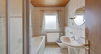 von_poll_real_estate_property_25212006_image_9