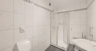 von_poll_real_estate_property_25212002_image_12