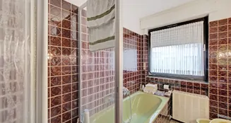 von_poll_real_estate_property_25212002_image_16