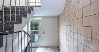 von_poll_real_estate_property_25212009_image_2