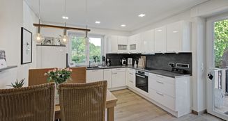 von_poll_real_estate_property_25212011_image_9