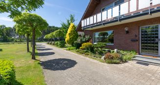 von_poll_real_estate_property_25212011_image_3
