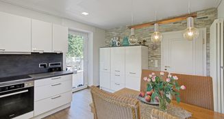 von_poll_real_estate_property_25212011_image_11