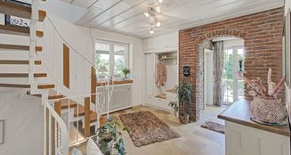 von_poll_real_estate_property_25212011_image_5