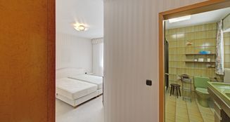 von_poll_real_estate_property_25212008_image_5