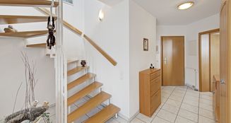 von_poll_real_estate_property_25212013_image_2