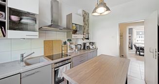 von_poll_real_estate_property_25212010_image_11