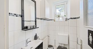von_poll_real_estate_property_25212010_image_10