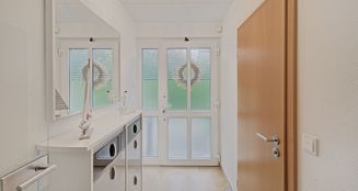 von_poll_real_estate_property_25212015_image_3