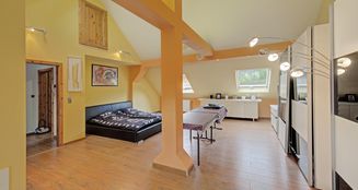 von_poll_real_estate_property_25212016_image_14