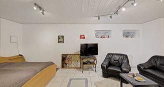 von_poll_real_estate_property_25212012_image_15