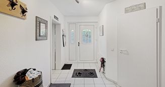 von_poll_real_estate_property_25212012_image_2