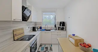 von_poll_real_estate_property_25212026_image_6