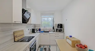 von_poll_real_estate_property_25212026_image_6