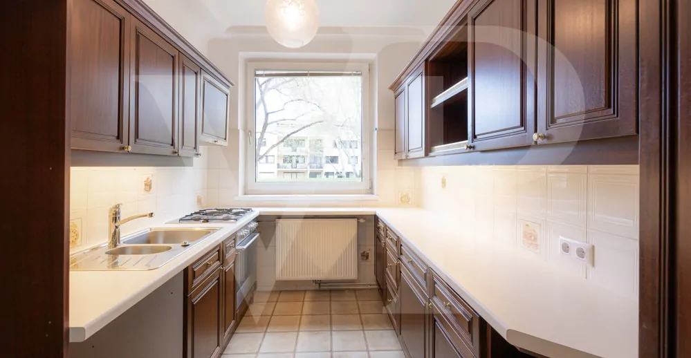 Geräumige  4-Zimmer Wohnung mit großem Gemeinschaftsgarten - Nähe Pfarrwirt