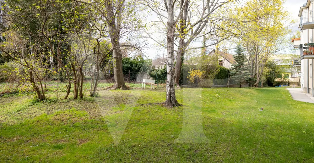 Geräumige  4-Zimmer Wohnung mit großem Gemeinschaftsgarten - Nähe Pfarrwirt