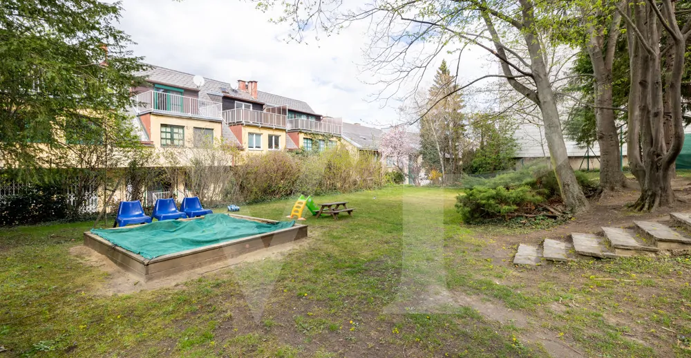 Geräumige  4-Zimmer Wohnung mit großem Gemeinschaftsgarten - Nähe Pfarrwirt