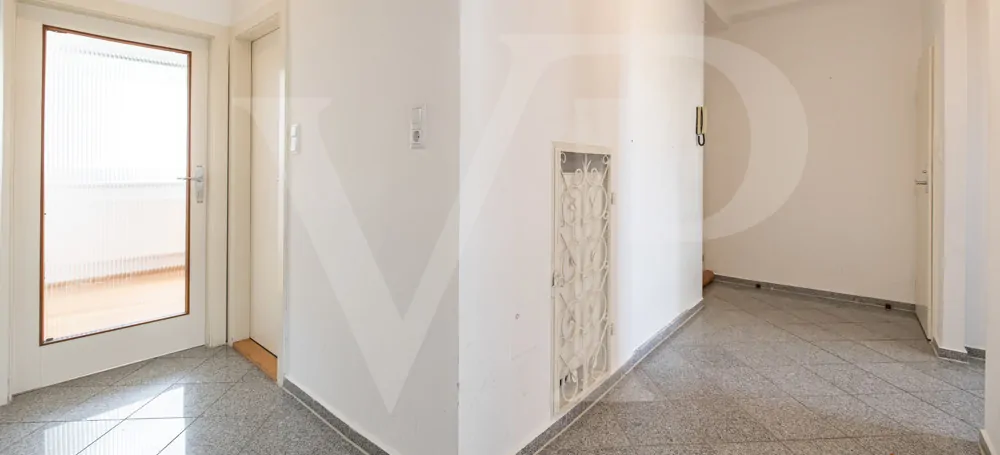 Geräumige  4-Zimmer Wohnung mit großem Gemeinschaftsgarten - Nähe Pfarrwirt