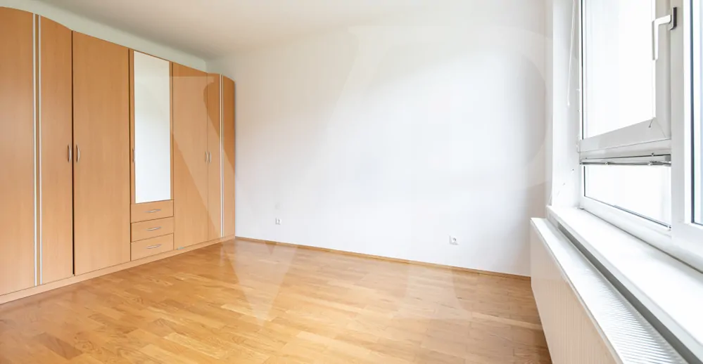 Geräumige  4-Zimmer Wohnung mit großem Gemeinschaftsgarten - Nähe Pfarrwirt