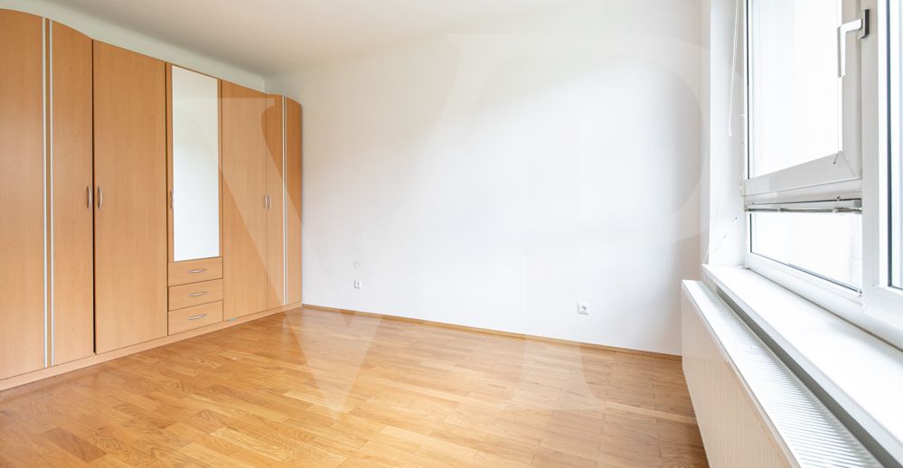 Geräumige  4-Zimmer Wohnung mit großem Gemeinschaftsgarten - Nähe Pfarrwirt