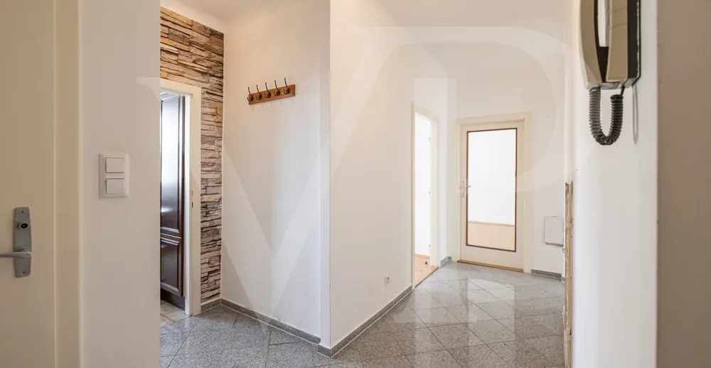 Geräumige  4-Zimmer Wohnung mit großem Gemeinschaftsgarten - Nähe Pfarrwirt