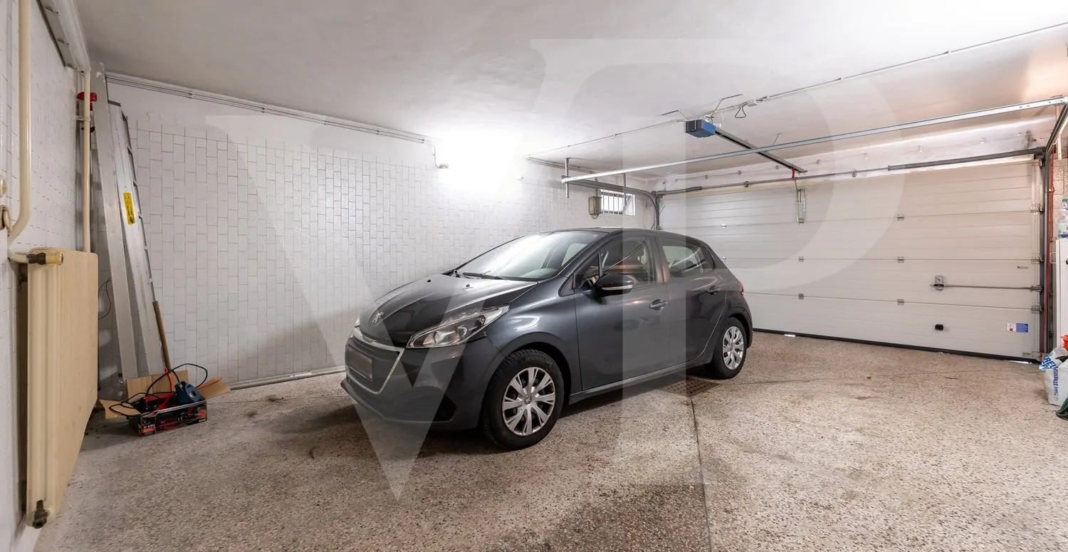 Villa mit Abbruchbewilligung in absoluter Grünlage Dornbachs