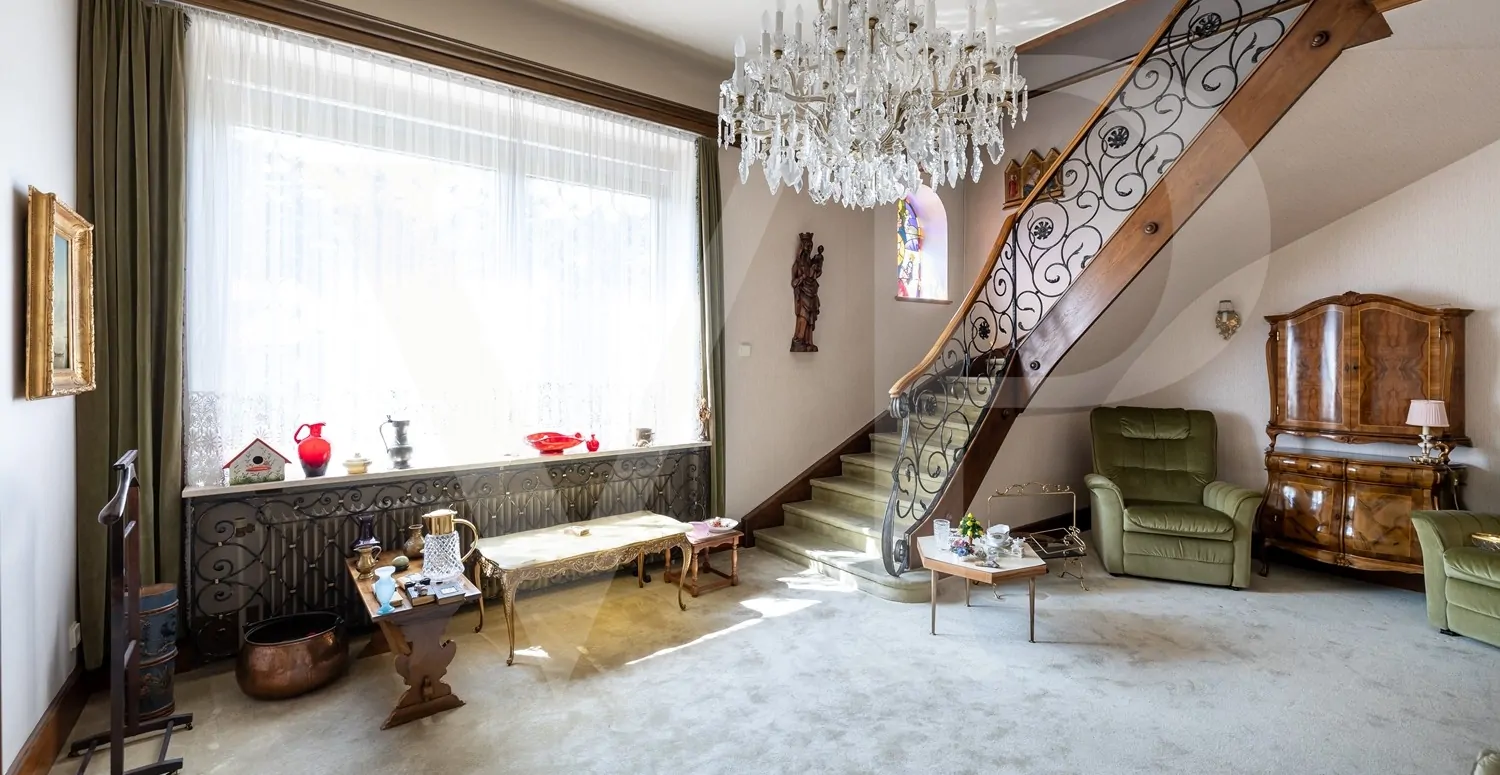 Villa mit Abbruchbewilligung in absoluter Grünlage Dornbachs