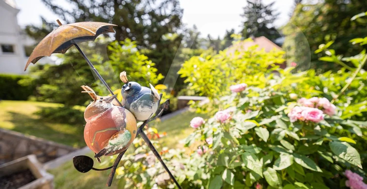 Villa mit Abbruchbewilligung in absoluter Grünlage Dornbachs