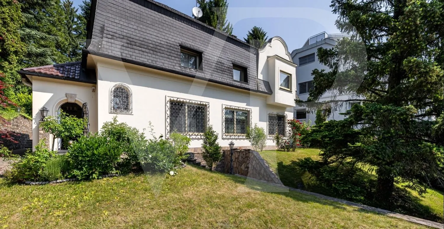 Villa mit Abbruchbewilligung in absoluter Grünlage Dornbachs