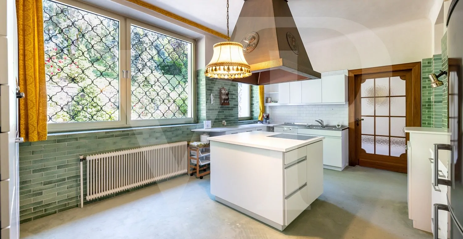 Villa mit Abbruchbewilligung in absoluter Grünlage Dornbachs