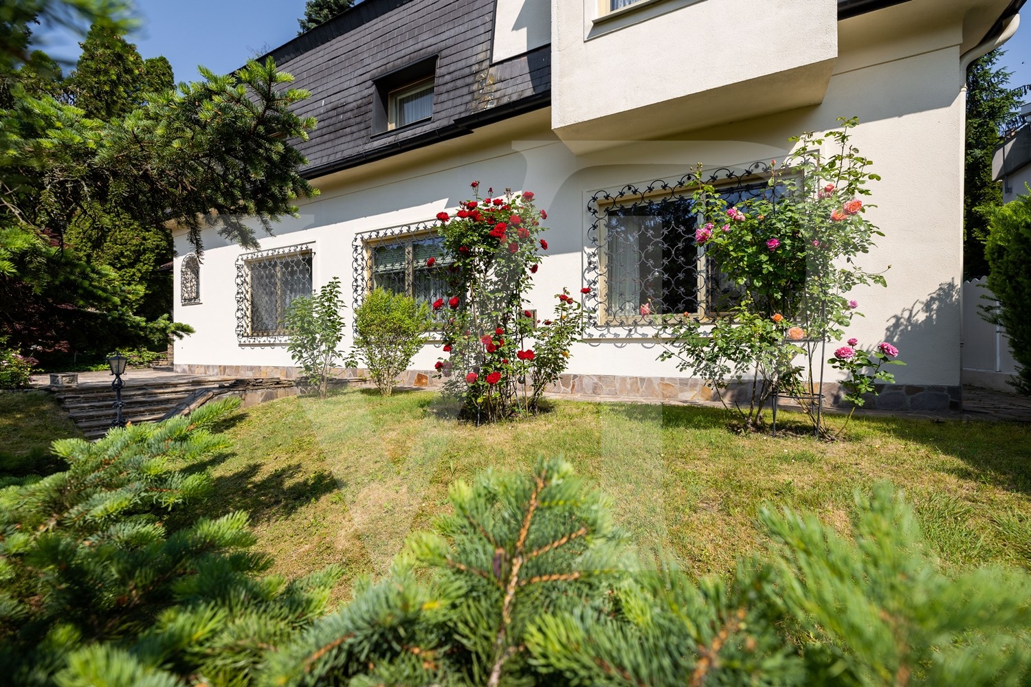 Wunderschönes Grundstück mit Villa in Grünlage von Dornbach