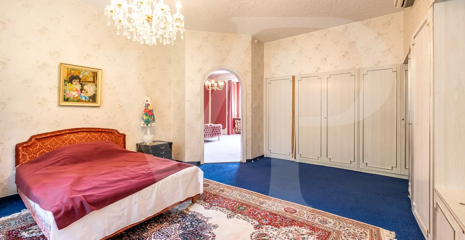 Villa mit Abbruchbewilligung in absoluter Grünlage Dornbachs