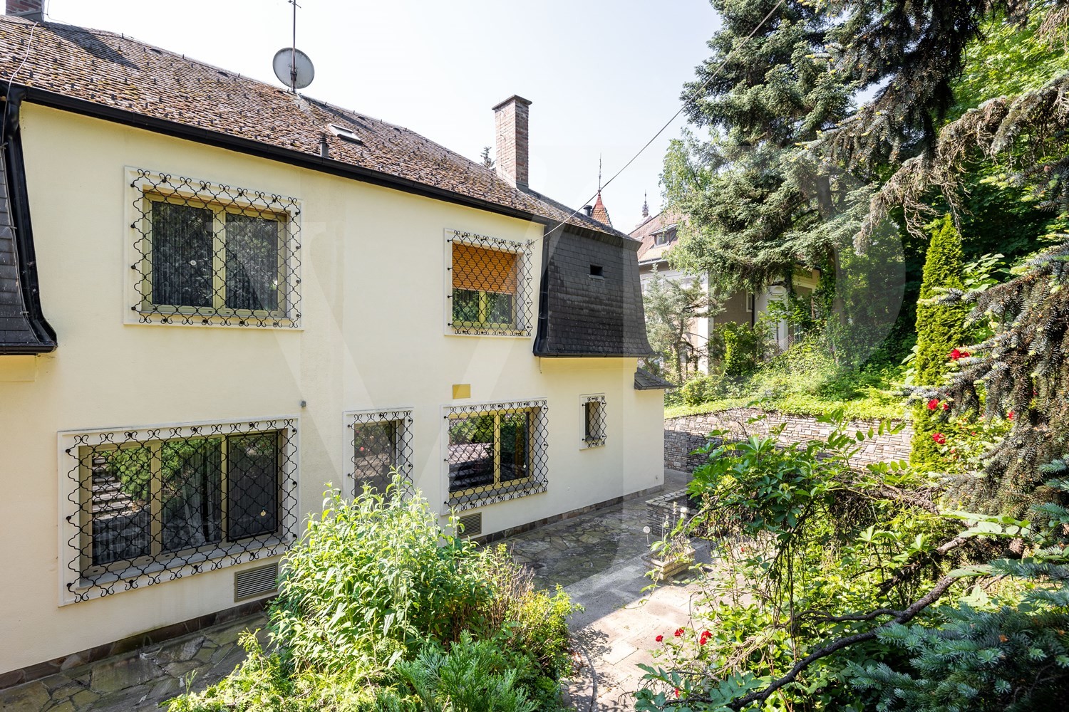 Wunderschönes Grundstück mit Villa in Grünlage von Dornbach