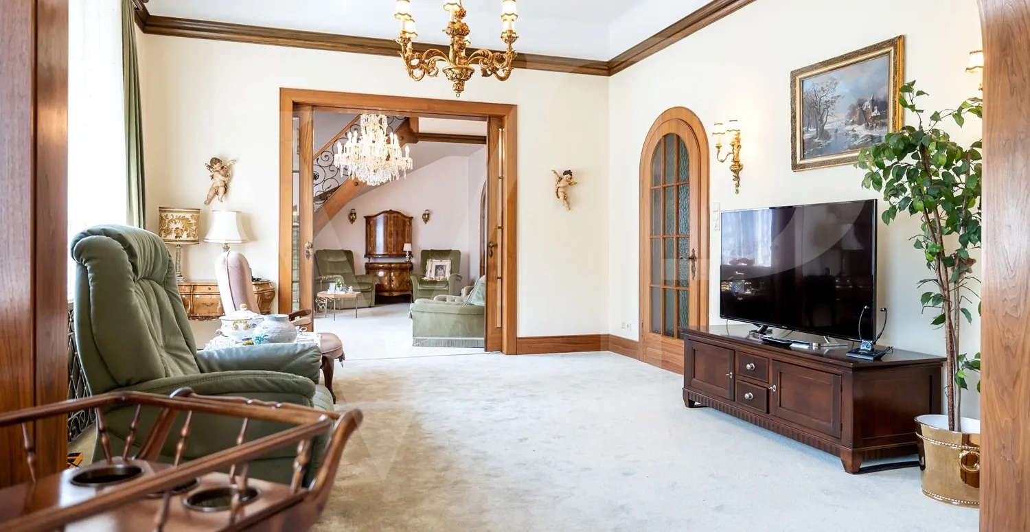 Villa mit Abbruchbewilligung in absoluter Grünlage Dornbachs