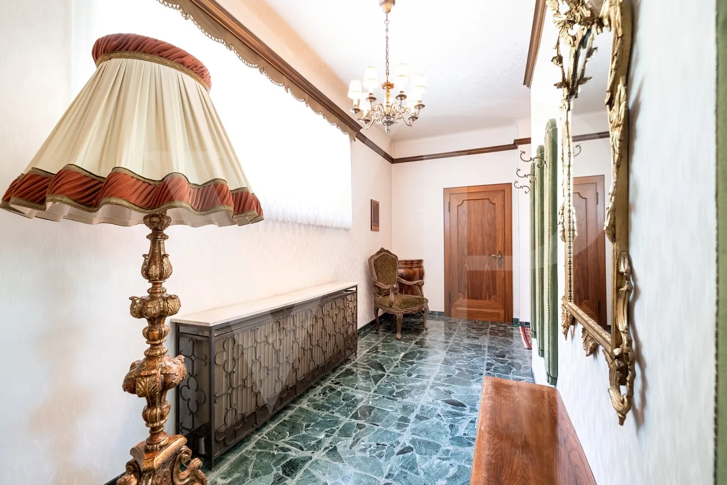 Villa mit Abbruchbewilligung in absoluter Grünlage Dornbachs