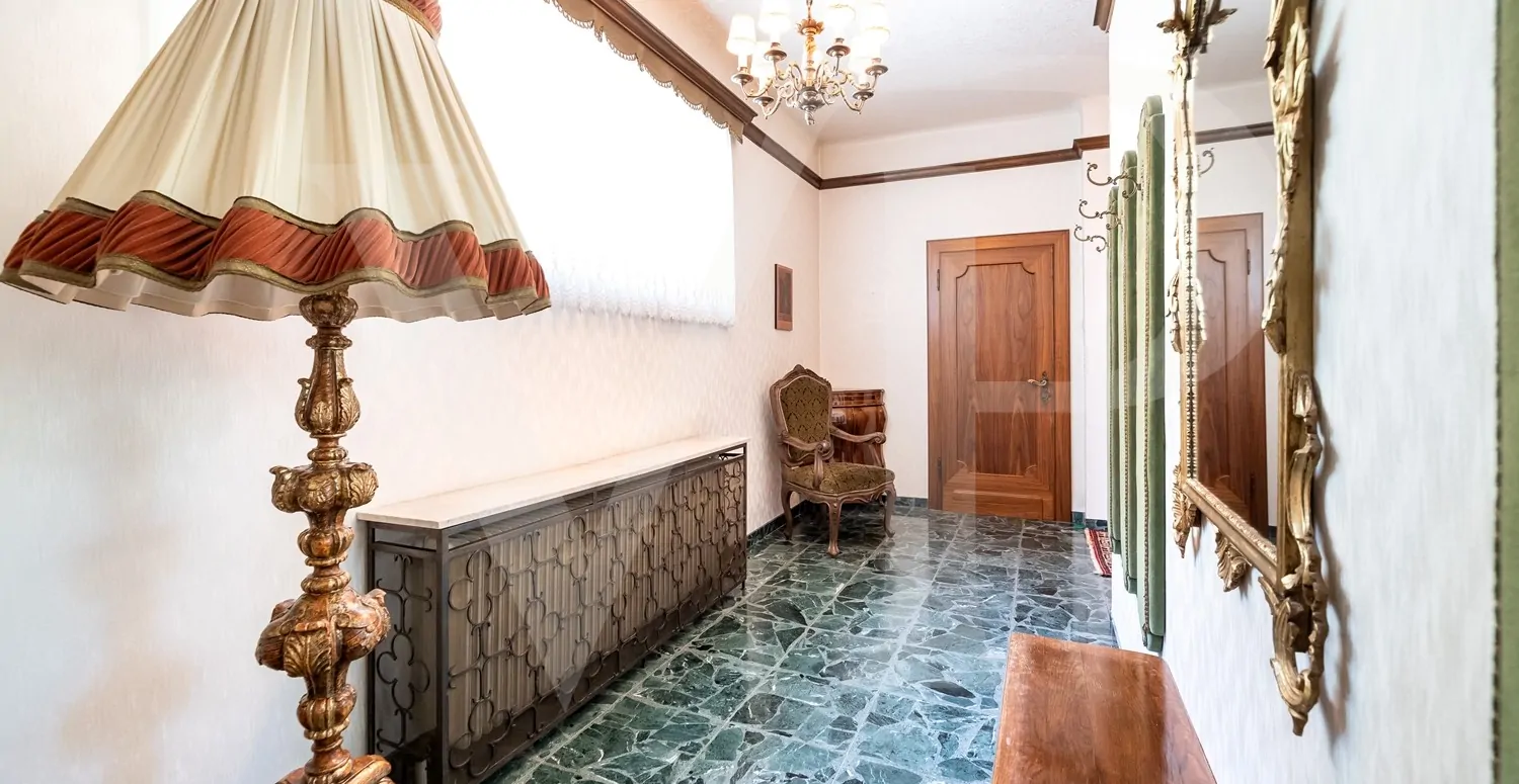 Villa mit Abbruchbewilligung in absoluter Grünlage Dornbachs