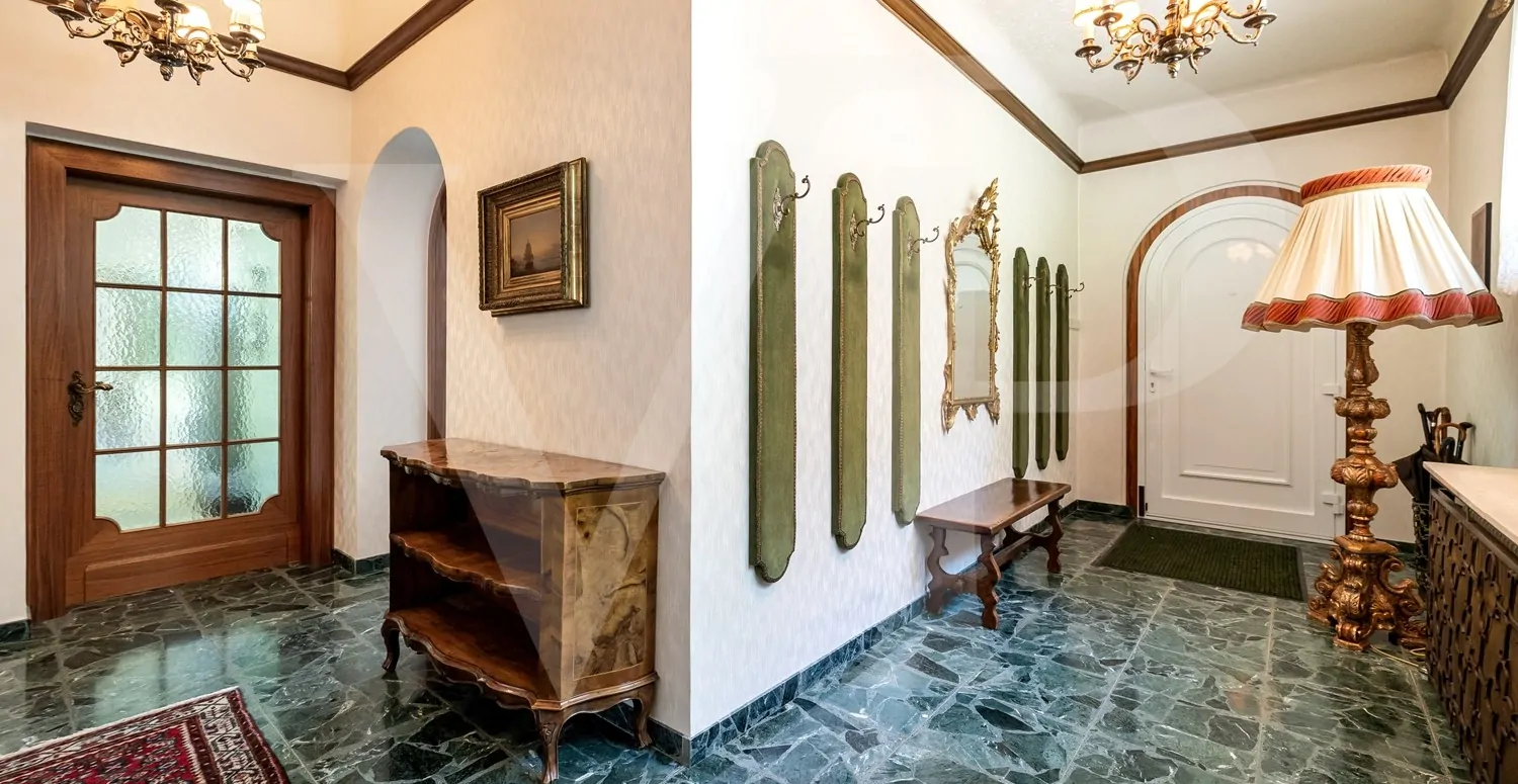 Villa mit Abbruchbewilligung in absoluter Grünlage Dornbachs