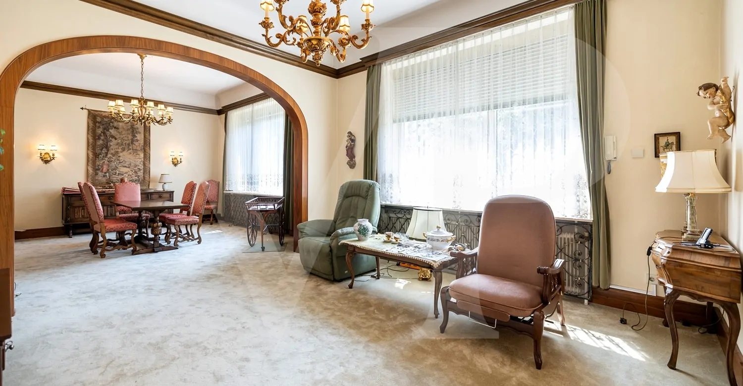 Villa mit Abbruchbewilligung in absoluter Grünlage Dornbachs