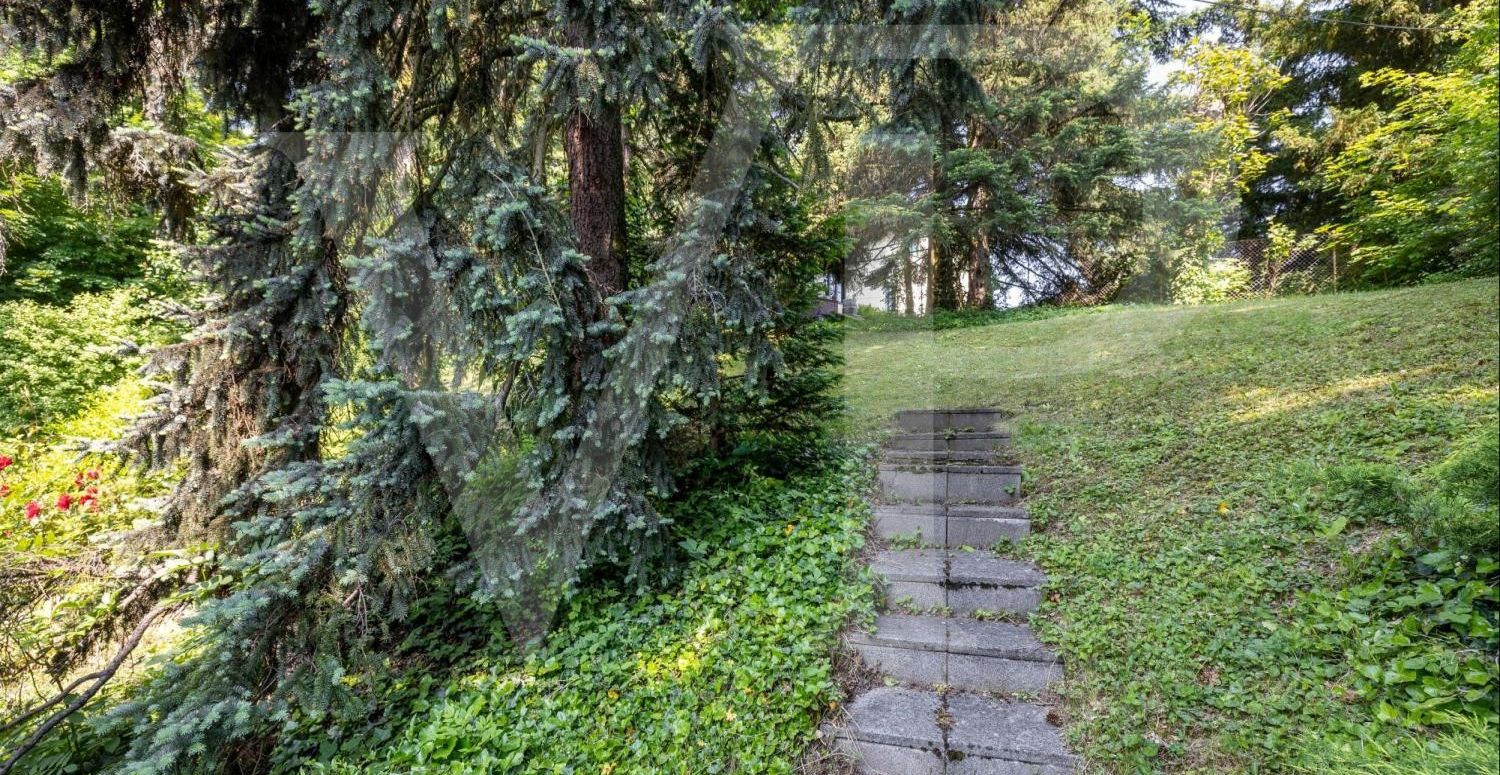Villengrundstück mit Potential in wunderbarer Lage  von Dornbach