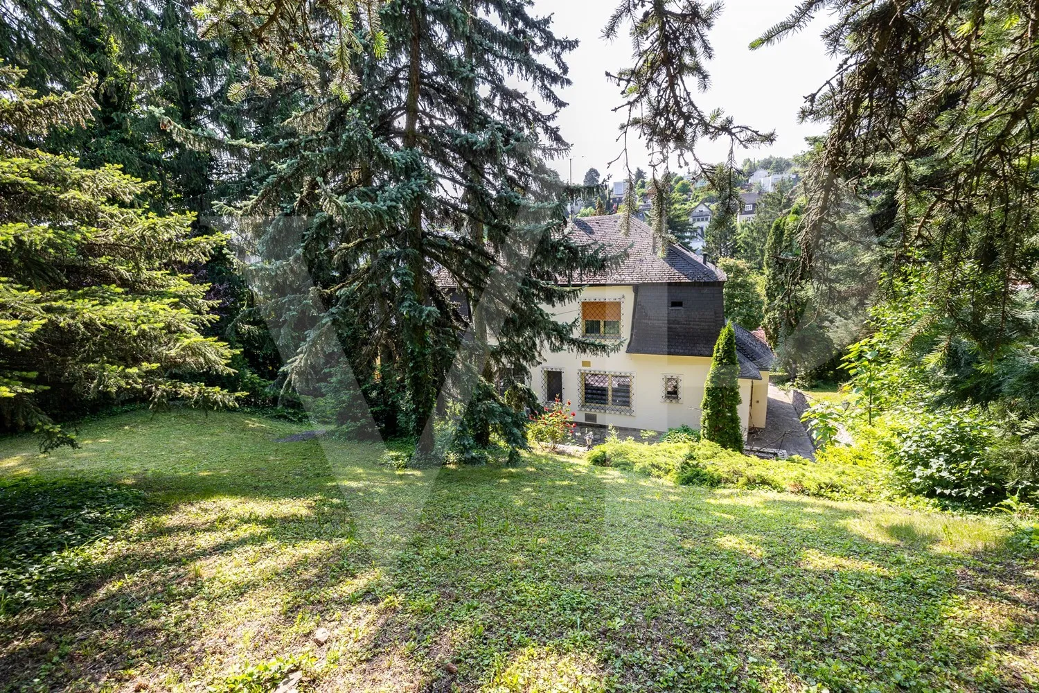 Villengrundstück mit Abbruchgenehmigung in wunderbarer Lage  von Dornbach