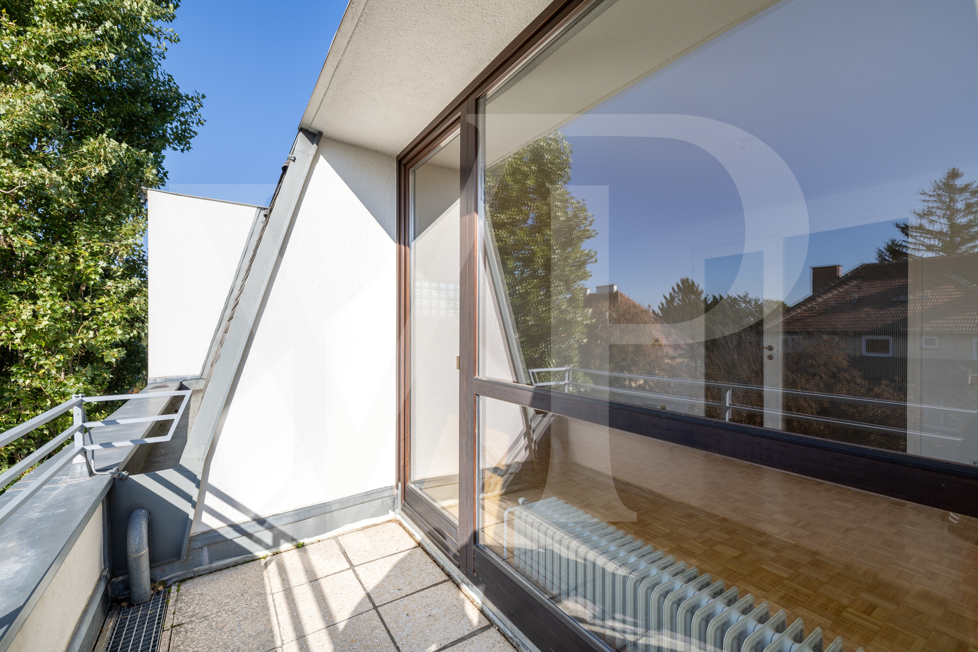 Sonnige  DG-Wohnung in Döblinger Grünlage mit zwei Terrassen