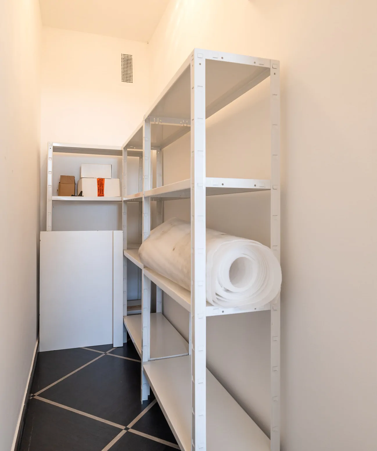 Sonnige  DG-Wohnung in Döblinger Grünlage mit zwei Terrassen