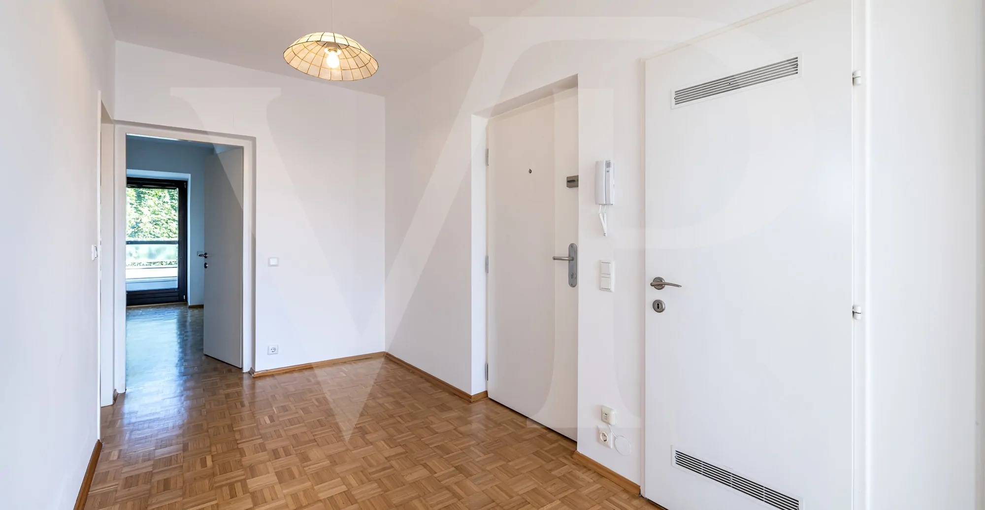 Sonnige  DG-Wohnung in Döblinger Grünlage mit zwei Terrassen