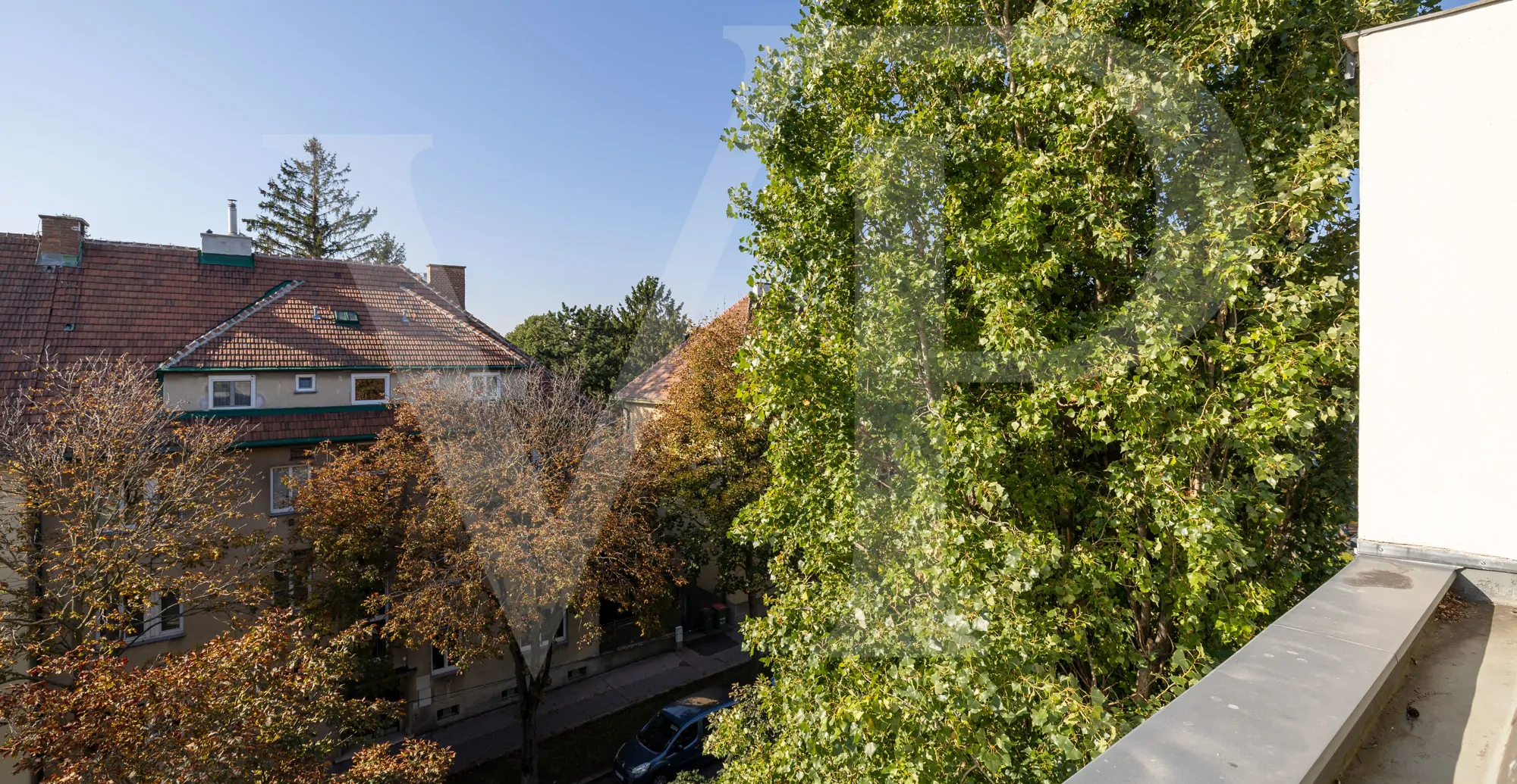 Sonnige  DG-Wohnung in Döblinger Grünlage mit zwei Terrassen