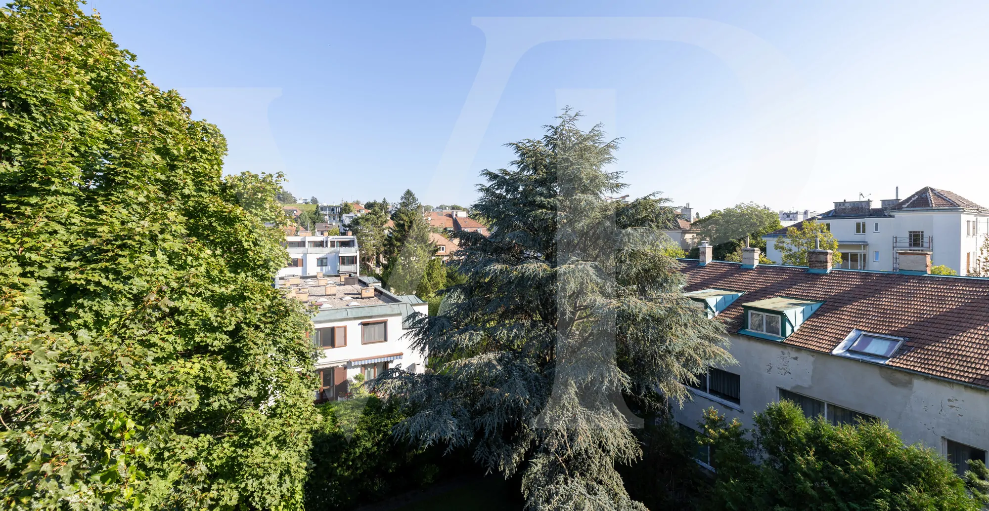 Sonnige  DG-Wohnung in Döblinger Grünlage mit zwei Terrassen