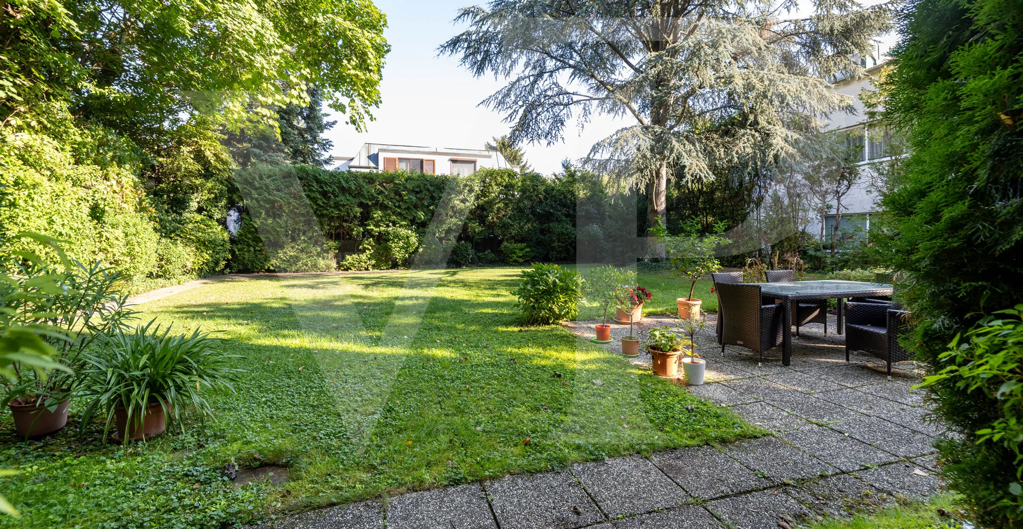 Sonnige  DG-Wohnung in Döblinger Grünlage mit zwei Terrassen